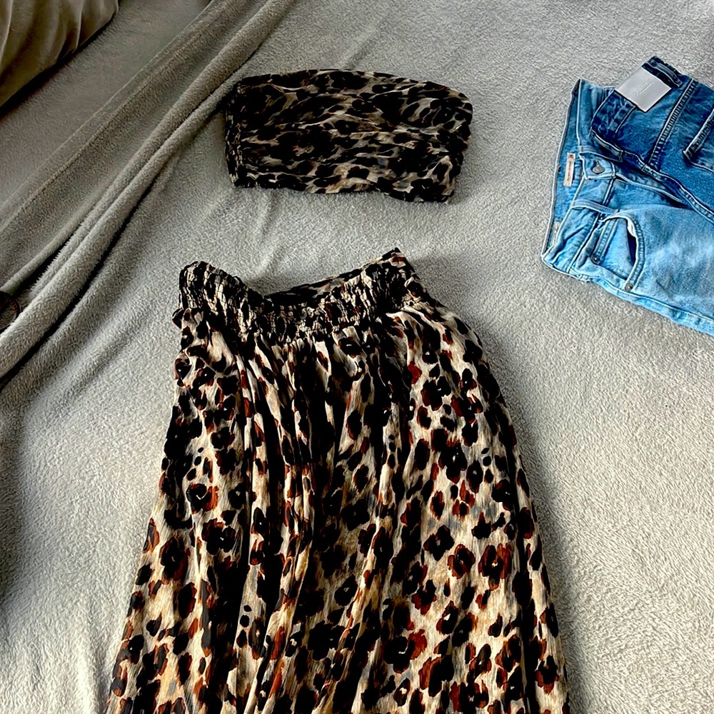 Skirt set. Leopard. Long skirt. Never worn. Tube top. High split skirt set